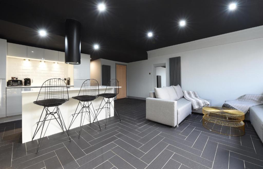 Swan Street Suite Slps 23 room 1