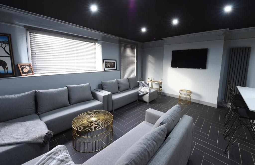 Swan Street Suite Slps 23 room 5