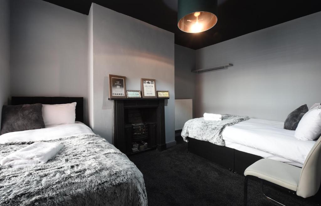 Swan Street Suite Slps 23 room 6